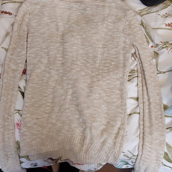 Knit sweater with lace shoulders - Picture 2 of 2